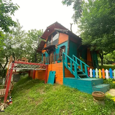 Alojamento de Acomodação e Pequeno-almoço The Hobbit House 2 *
